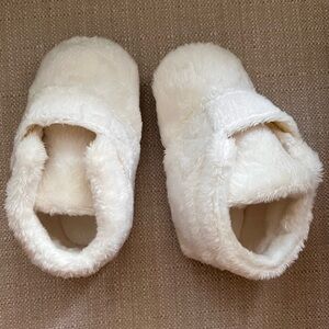 Ugg Baby Bixbee Slippers Crib Shoes Vanilla Sz 4/5